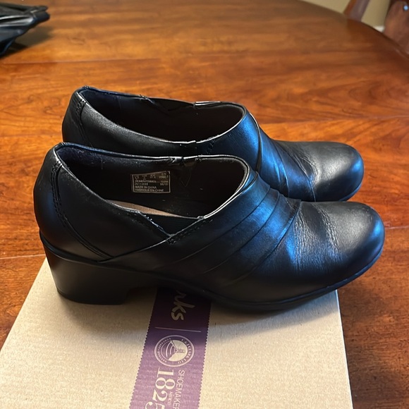 Clarks Gennette Port Leather Shoes - Picture 2 of 7